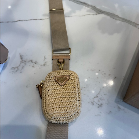 Prada Raffia Re-edition Gold Crossbody Bag - Picture 14 of 16